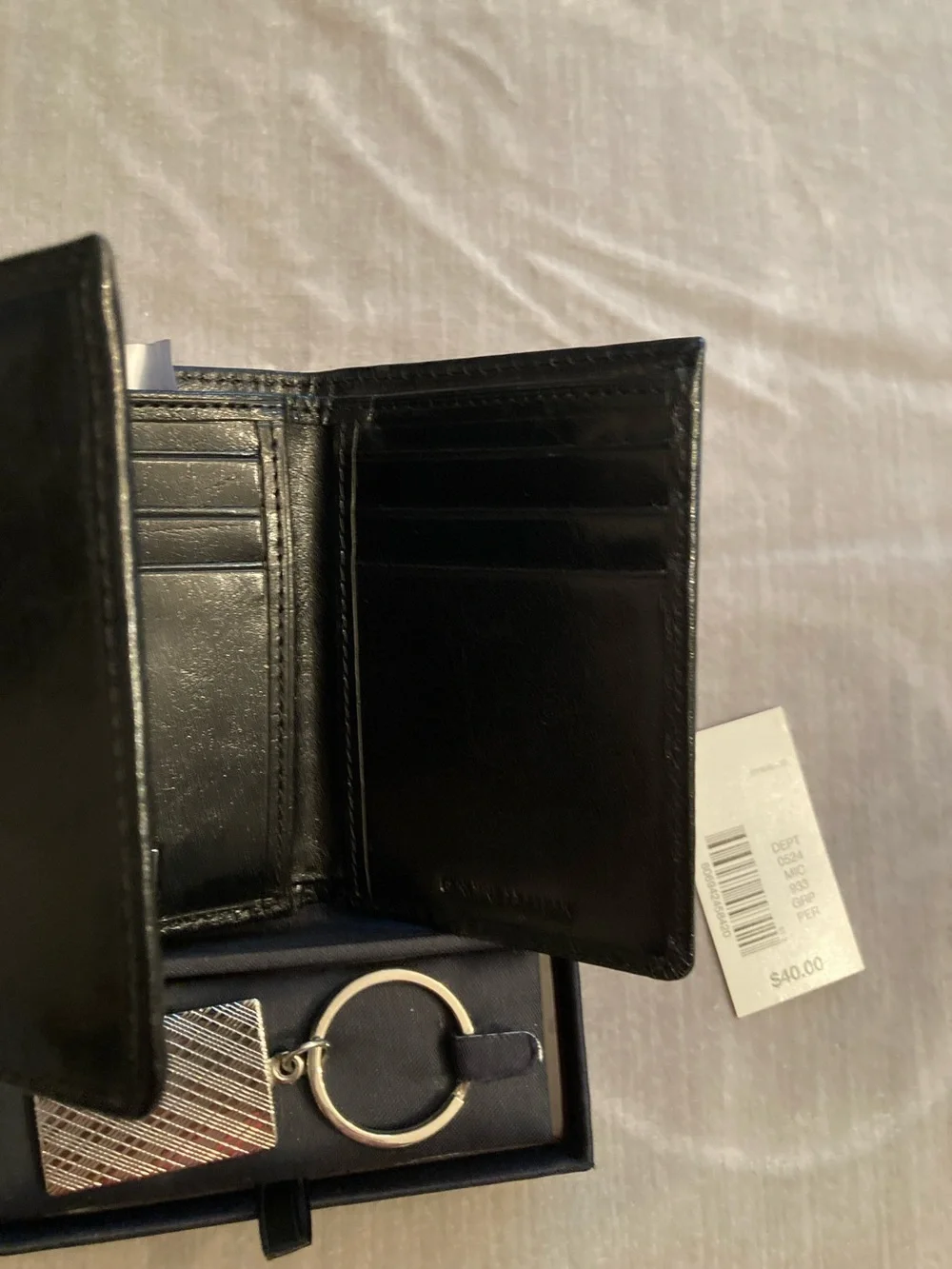 Men's Black Leather Bifold Wallet with Textured Silver Keyring
